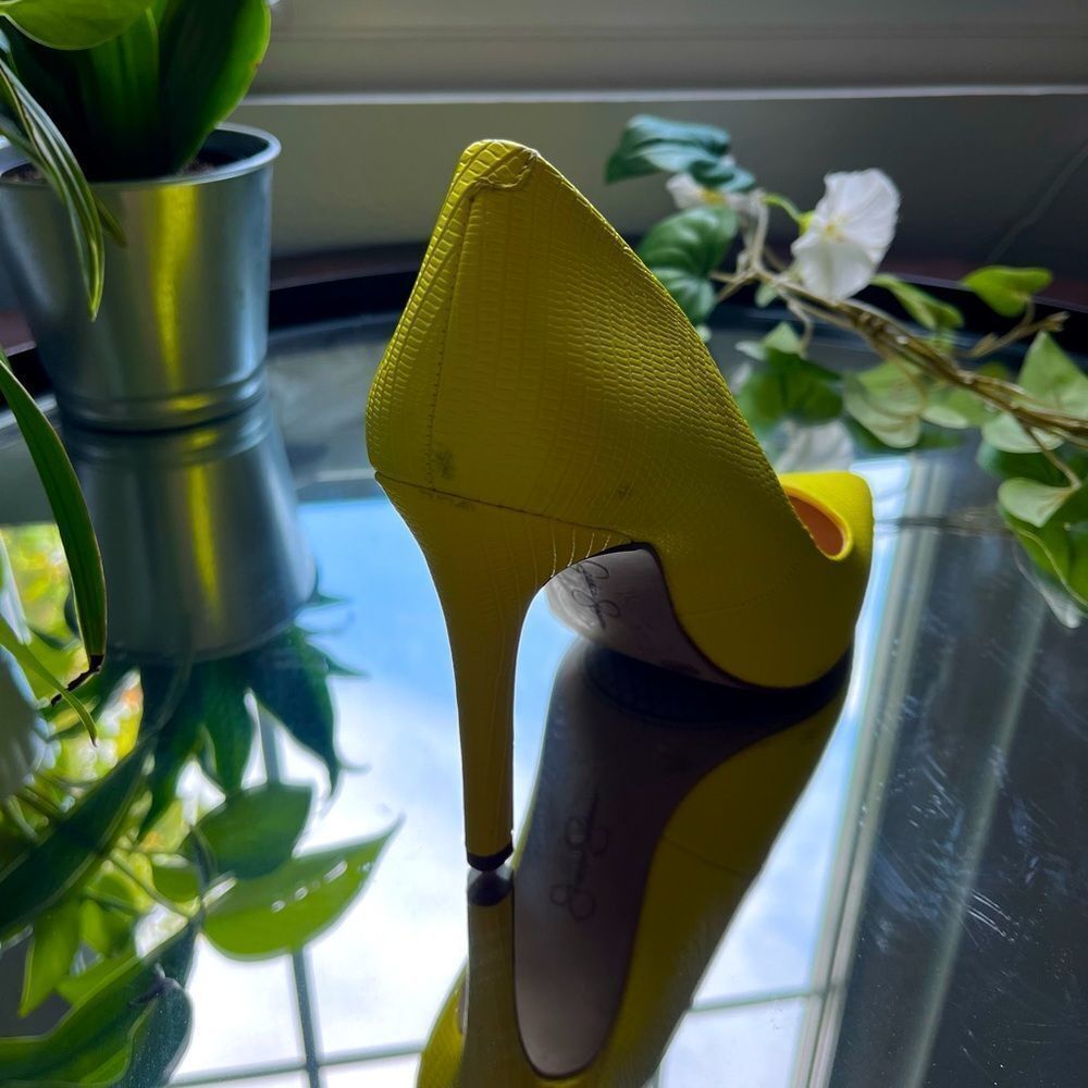 Jessica Simpson Yellow Snakeskin Heels Pumps Claudette Lemon D'Orsay Size 5.5M - Picture 8 of 11